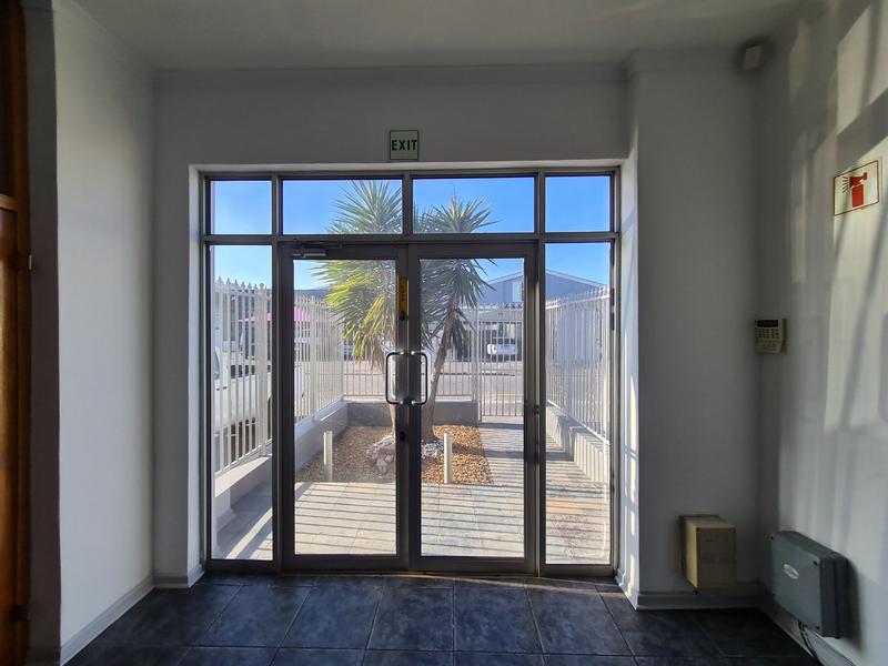 To Let commercial Property for Rent in Paarden Eiland Western Cape